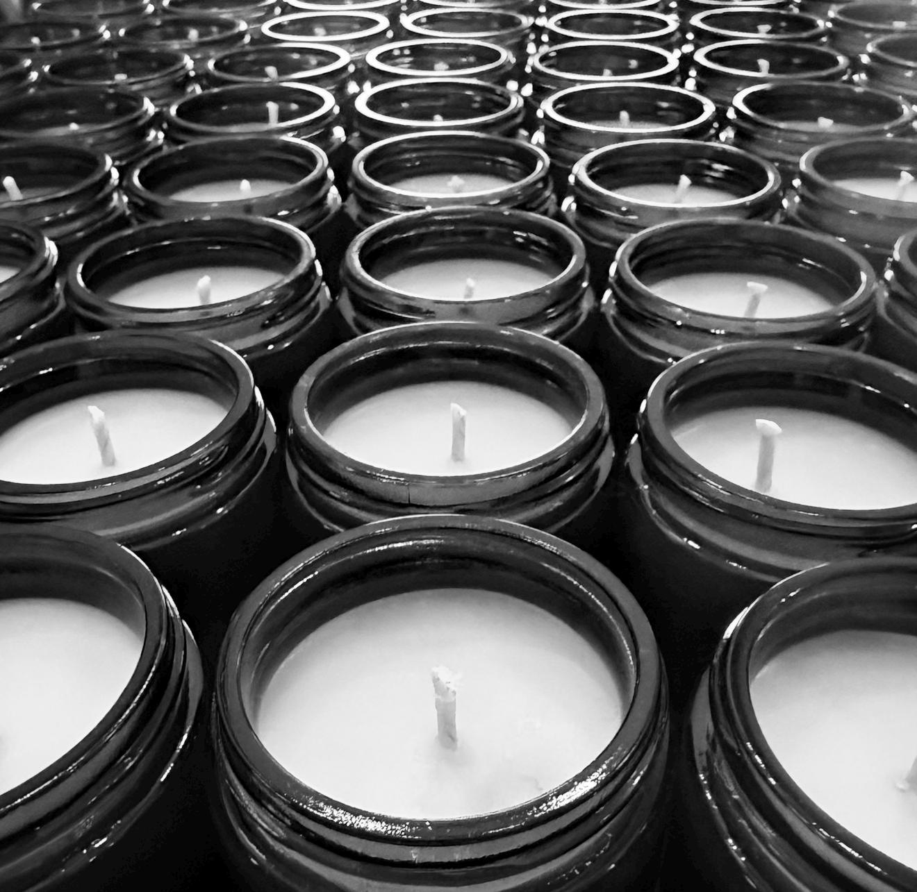 Blueberry Buckle Soy Candle: Blueberry, Vanilla, Sweet Cream Scent
